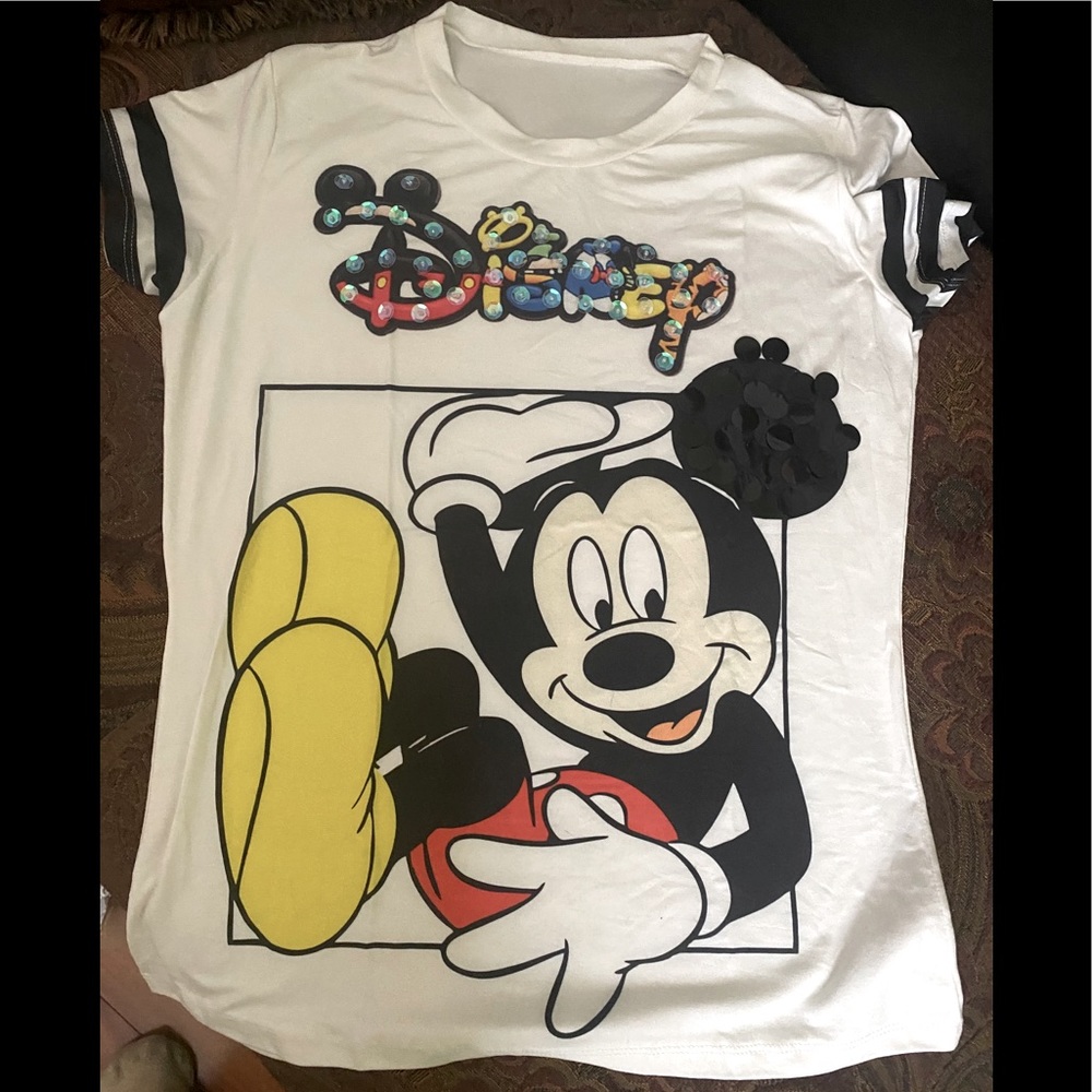 NWOT MICKEY TEE SIZE L